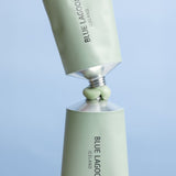 Nærmynd af tveimur Algae Mask túpum