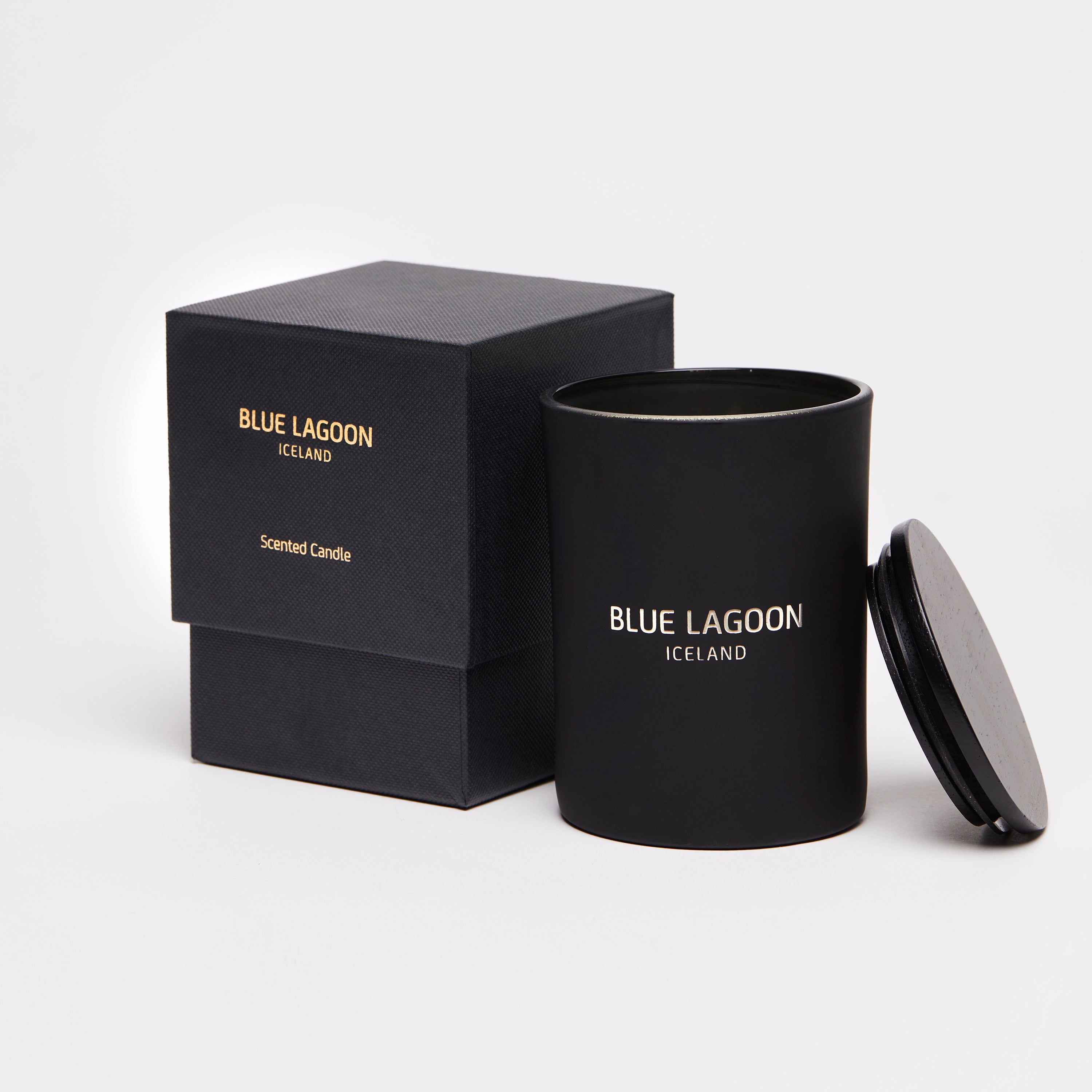 Scented Candle með vörukassa á hvítum bakgrunni